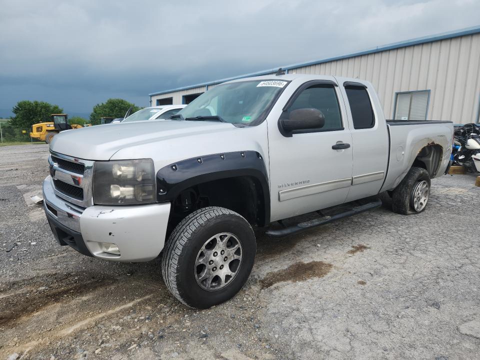 CHEVROLET SILVERADO 2010 with VIN 1GCSKSE32AZ231609 - Photo from auction