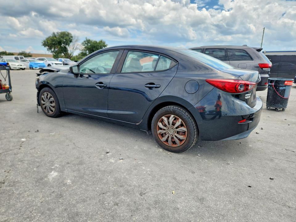 Foto 2 de la subasta – 2018 MAZDA 3 con VIN 3MZBN1U74JM158425