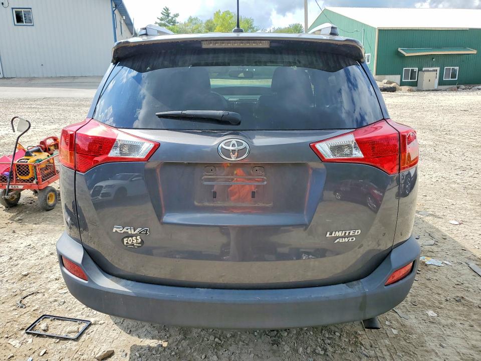 Photo 6 from auction – 2015 TOYOTA RAV4 with VIN JTMDFREV5FD159686