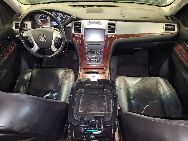 Photo 8 from auction – 2010 CADILLAC ESCALADE with VIN 1GYUCAEF6AR221556