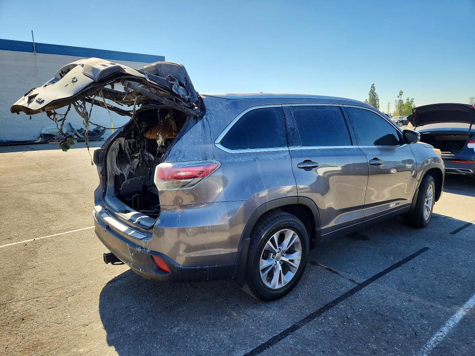Photo 3 from auction – 2015 TOYOTA HIGHLANDER with VIN 5TDKKRFH4FS070739