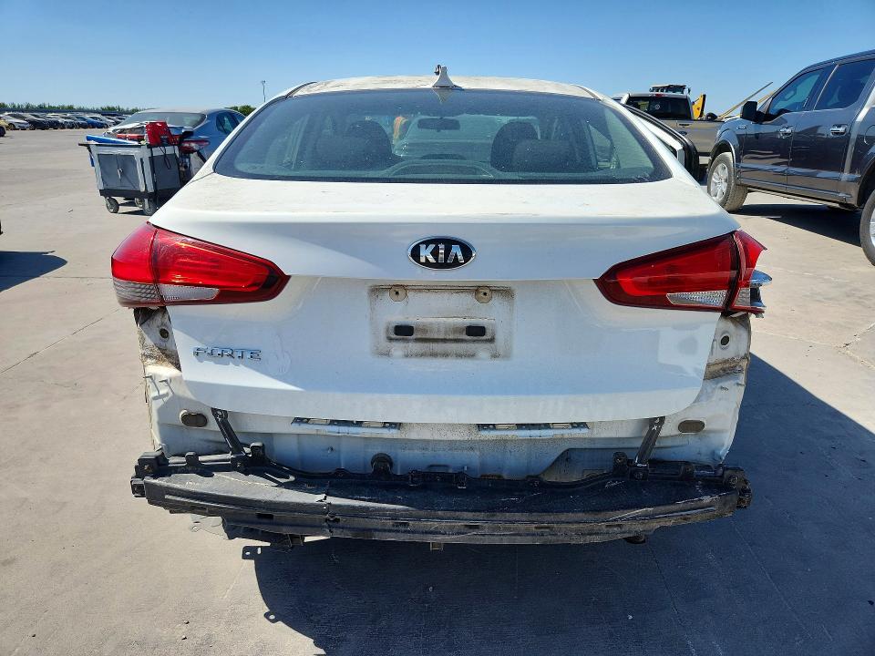 Photo 6 from auction – 2017 KIA FORTE with VIN 3KPFK4A72HE066074