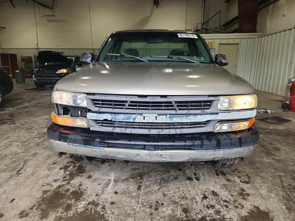 Photo 5 from auction – 2000 CHEVROLET SILVERADO with VIN 1GCEC14T1YE334737