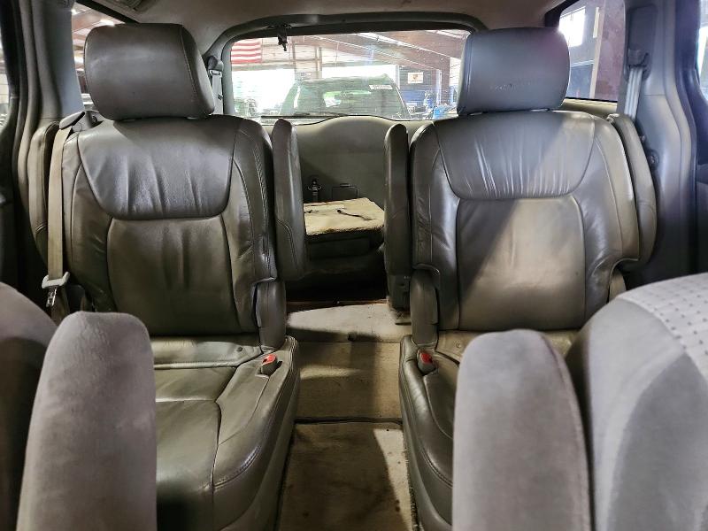 Photo 10 from auction – 2010 TOYOTA SIENNA with VIN 5TDJK4CC0AS033834