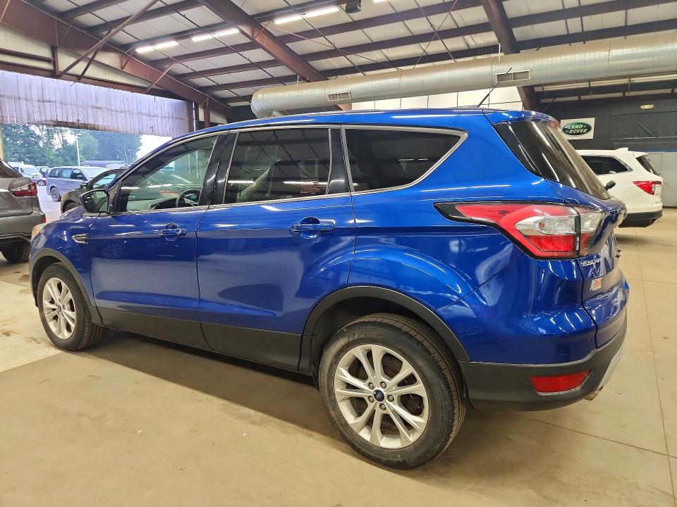 Photo 2 from auction – 2017 FORD ESCAPE with VIN 1FMCU9GD9HUD99053