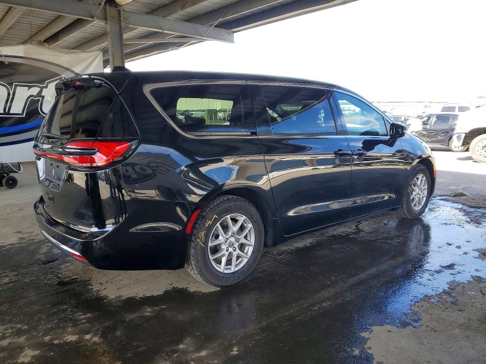 Photo 3 from auction – 2025 CHRYSLER PACIFICA with VIN 2C4RC1BG3SR532687