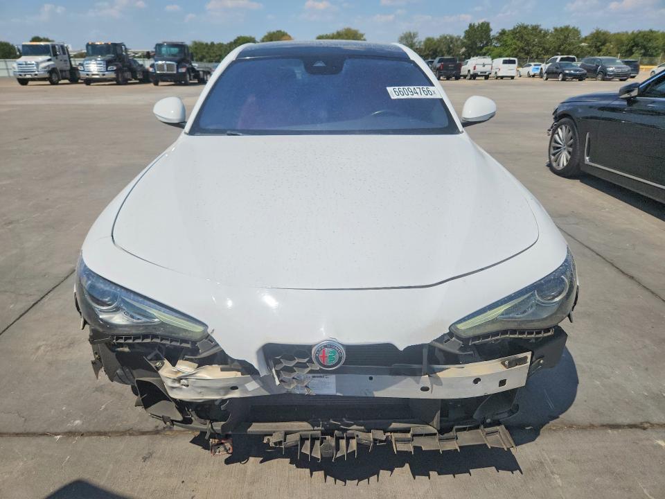 Photo 5 from auction – 2022 ALFA ROMEO GIULIA with VIN ZARFANAN5N7656651