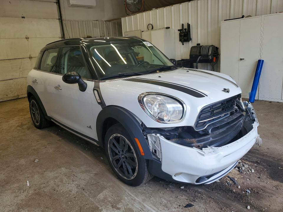 Photo 4 from auction – 2015 MINI COOPER with VIN WMWZC5C52FWM19425