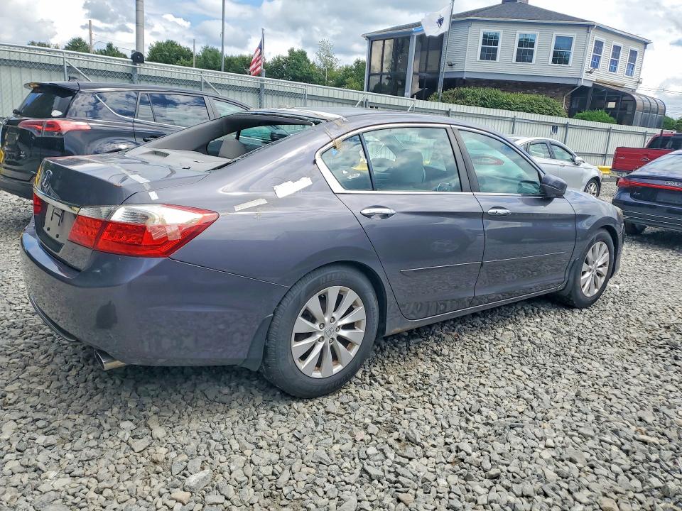 Снимка 3 от търг – 2014 HONDA ACCORD с VIN 1HGCR2F82EA012455