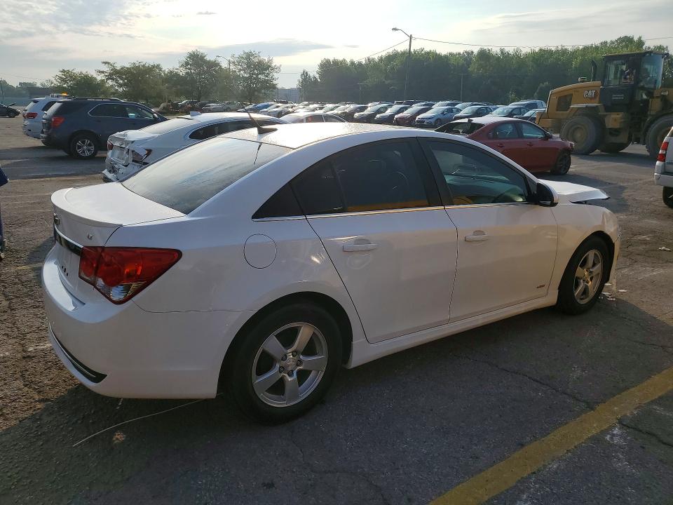 Photo 3 from auction – 2014 CHEVROLET CRUZE with VIN 1G1PC5SB2E7227280