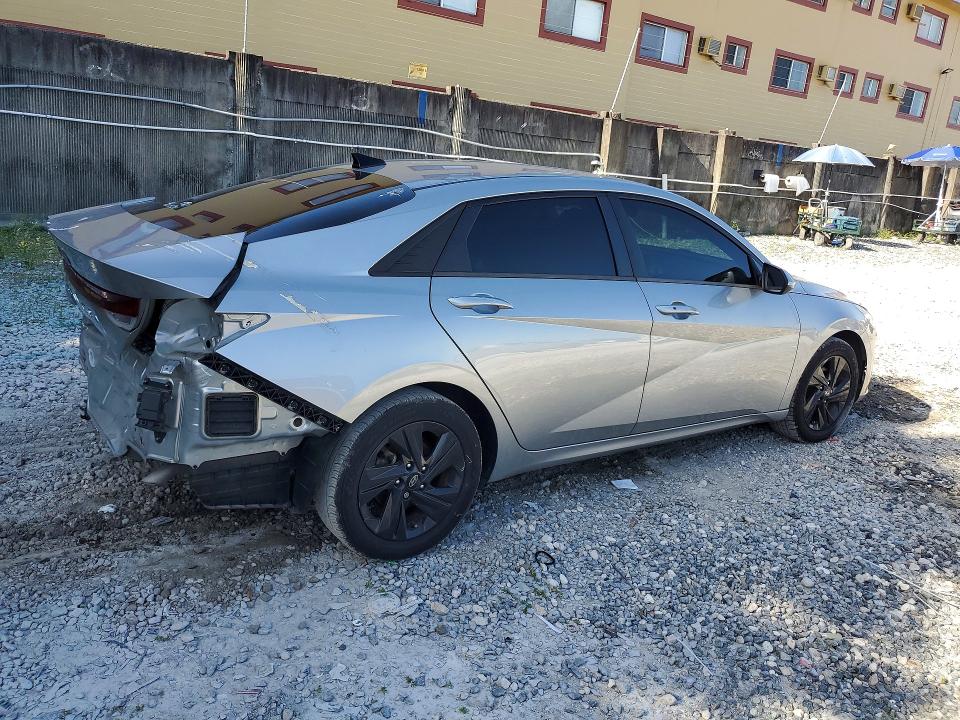 Снимка 3 от търг – 2022 HYUNDAI ELANTRA с VIN 5NPLS4AG5NH085552
