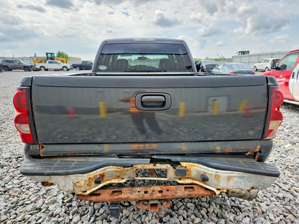 Photo 6 from auction – 2005 CHEVROLET SILVERADO with VIN 1GCHK23285F898616