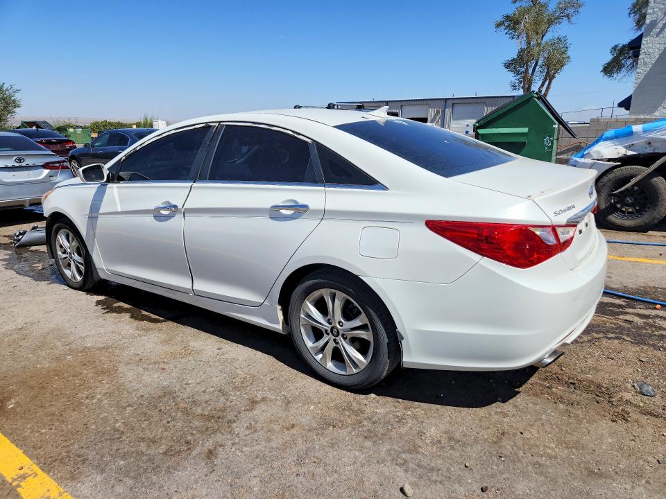 Photo 2 from auction – 2011 HYUNDAI SONATA with VIN 5NPEC4AB4BH295453