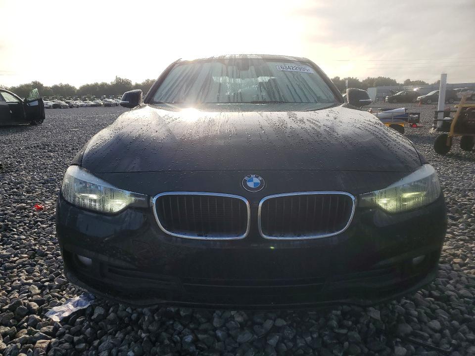 Photo 5 from auction – 2016 BMW 320 with VIN WBA8E1G57GNU11644