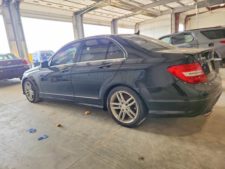 Photo 2 from auction – 2014 MERCEDES-BENZ C with VIN WDDGF4HB9EA962640