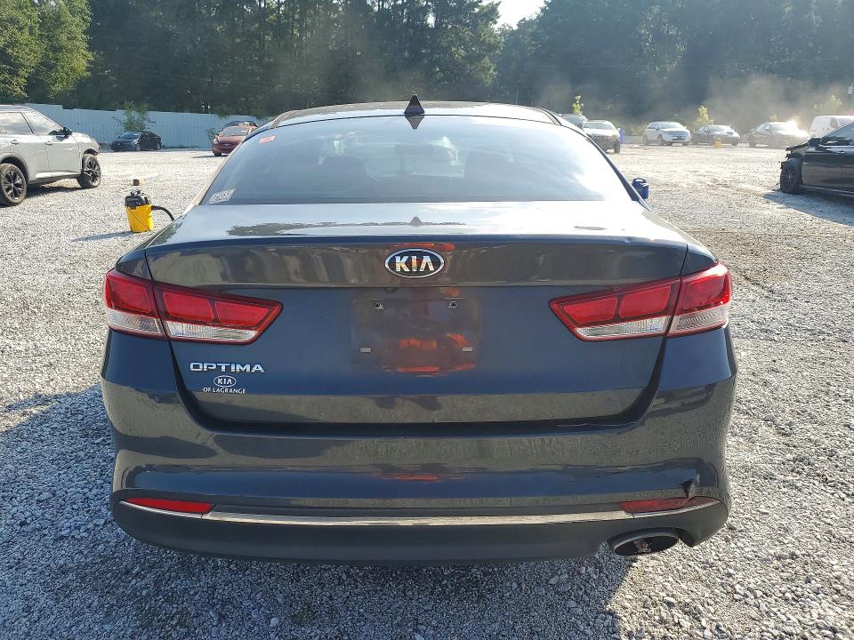 Photo 6 from auction – 2017 KIA OPTIMA with VIN 5XXGT4L33HG133364