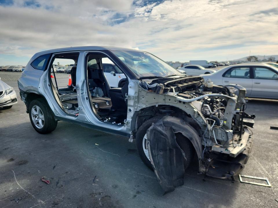 Photo 4 from auction – 2022 TOYOTA HIGHLANDER with VIN 5TDZZRAH1NS544730