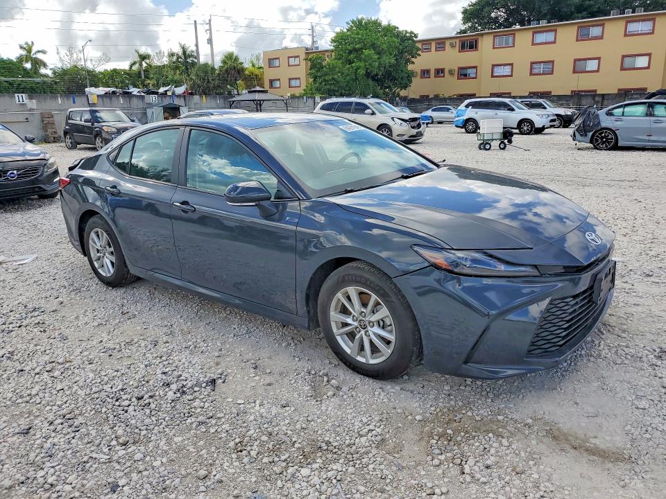 Photo 4 from auction – 2025 TOYOTA CAMRY with VIN 4T1DAACK2SU581820