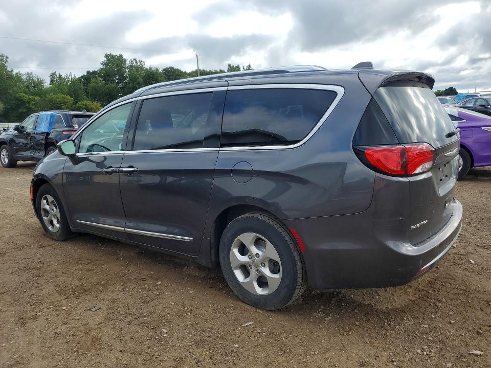 Photo 2 from auction – 2017 CHRYSLER PACIFICA with VIN 2C4RC1EGXHR837673