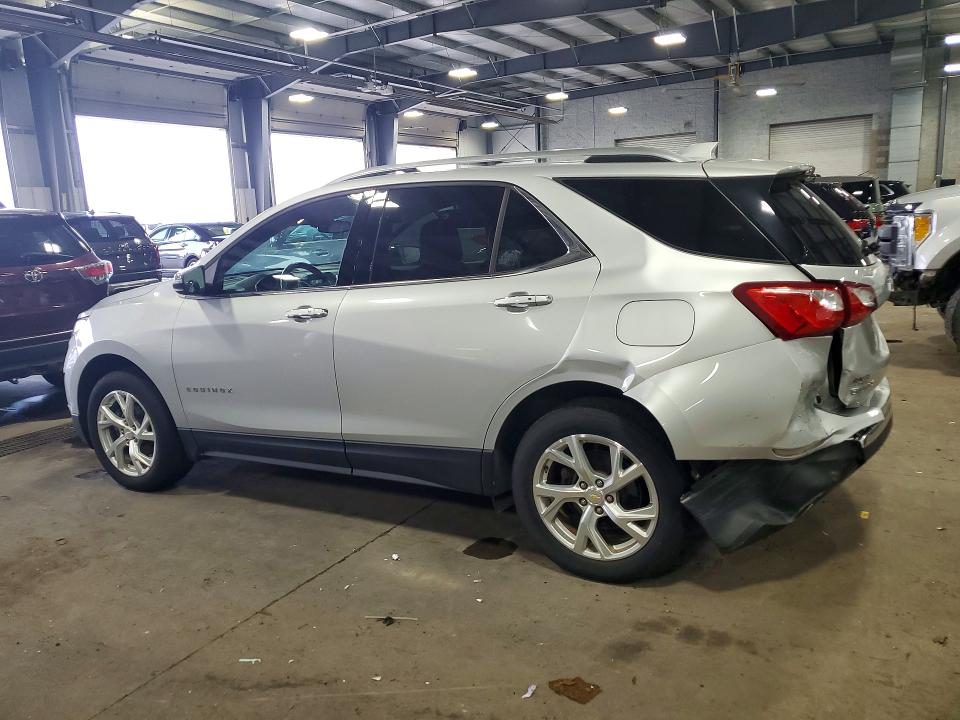 Photo 2 from auction – 2018 CHEVROLET EQUINOX with VIN 2GNAXVEV2J6306666