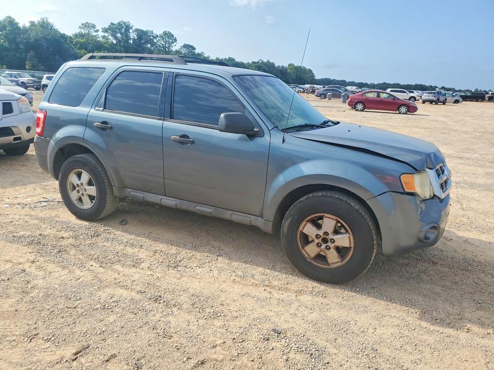 Photo 4 from auction – 2010 FORD ESCAPE with VIN 1FMCU0C78AKB09558