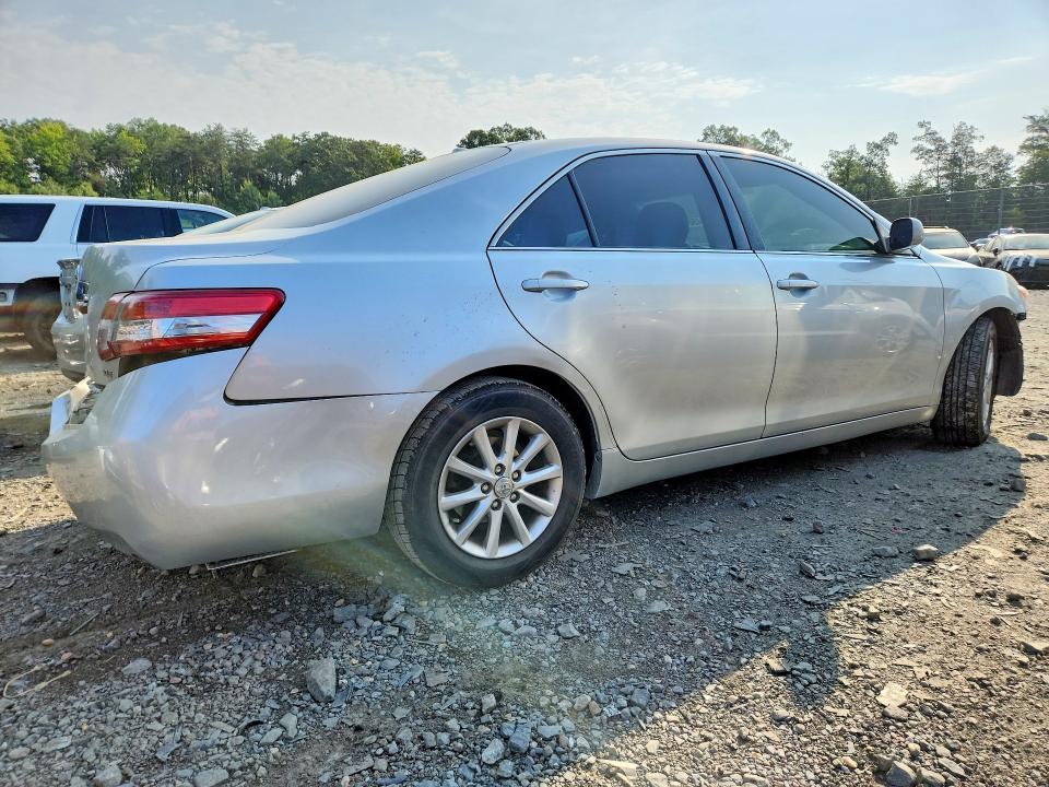 Photo 3 from auction – 2011 TOYOTA CAMRY with VIN 4T1BF3EK2BU207032