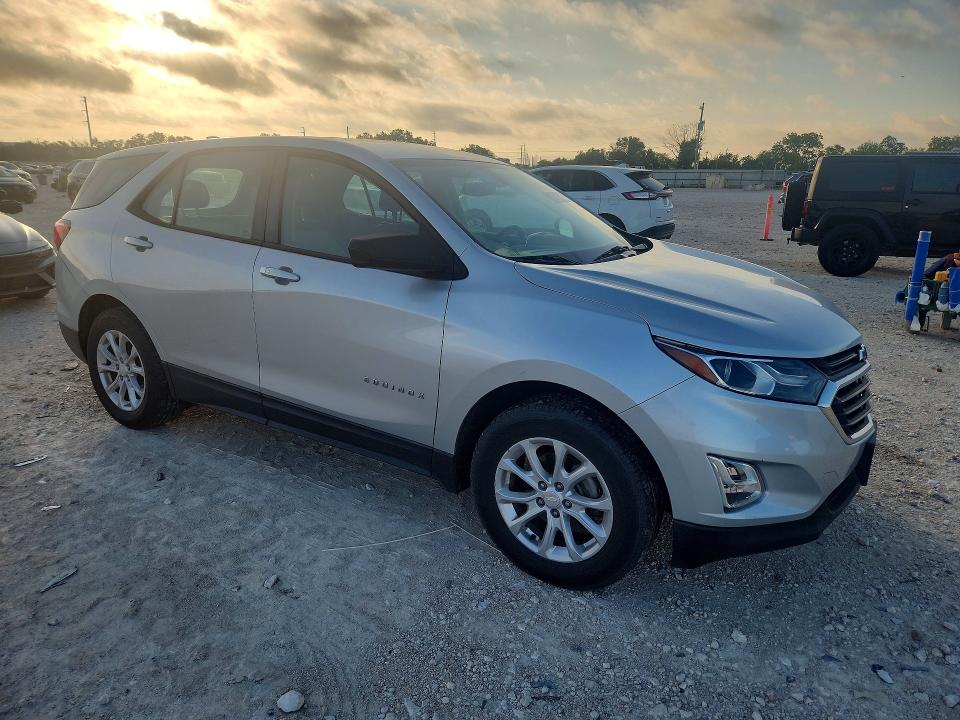 Photo 4 from auction – 2018 CHEVROLET EQUINOX with VIN 3GNAXHEV9JS582393
