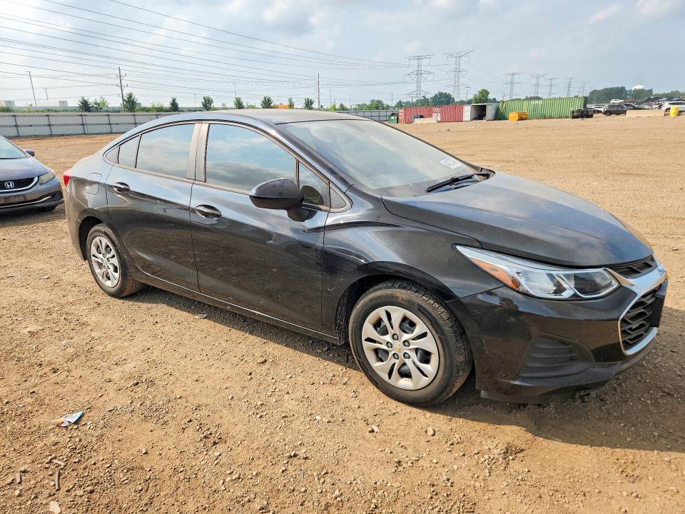Photo 4 from auction – 2019 CHEVROLET CRUZE with VIN 1G1BC5SM6K7136259