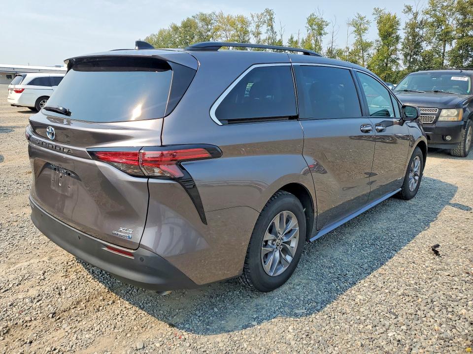 Photo 3 from auction – 2021 TOYOTA SIENNA with VIN 5TDYSKFC6MS033467