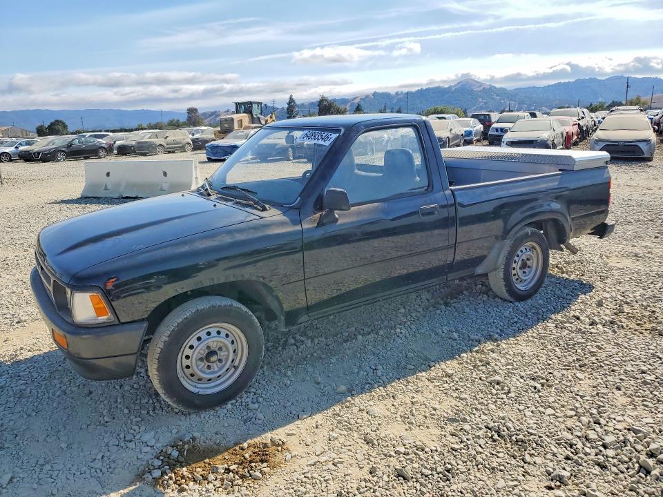 TOYOTA PICKUP 1992 with VIN JT4RN81A7N5146825 - Photo from auction