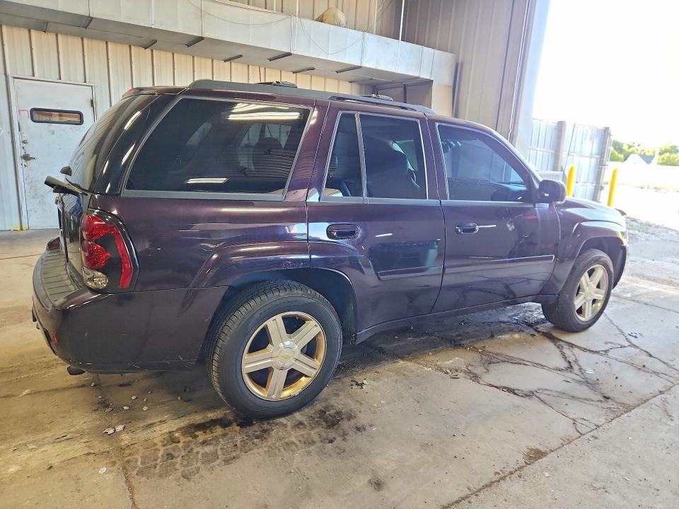 Photo 3 from auction – 2008 CHEVROLET TRAILBLAZER with VIN 1GNDT13S682204398