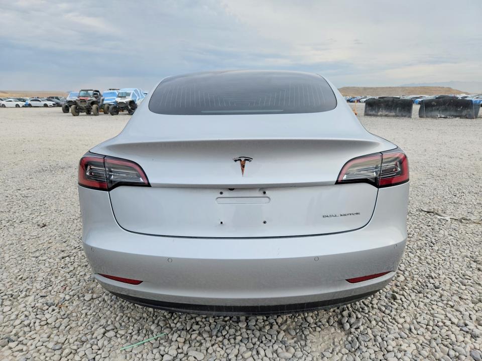 Foto 6 de la subasta – 2018 TESLA MODEL 3 con VIN 5YJ3E1EB4JF116951
