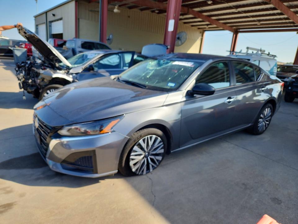 NISSAN ALTIMA 2025 with VIN 1N4BL4DV0SN388582 - Photo from auction
