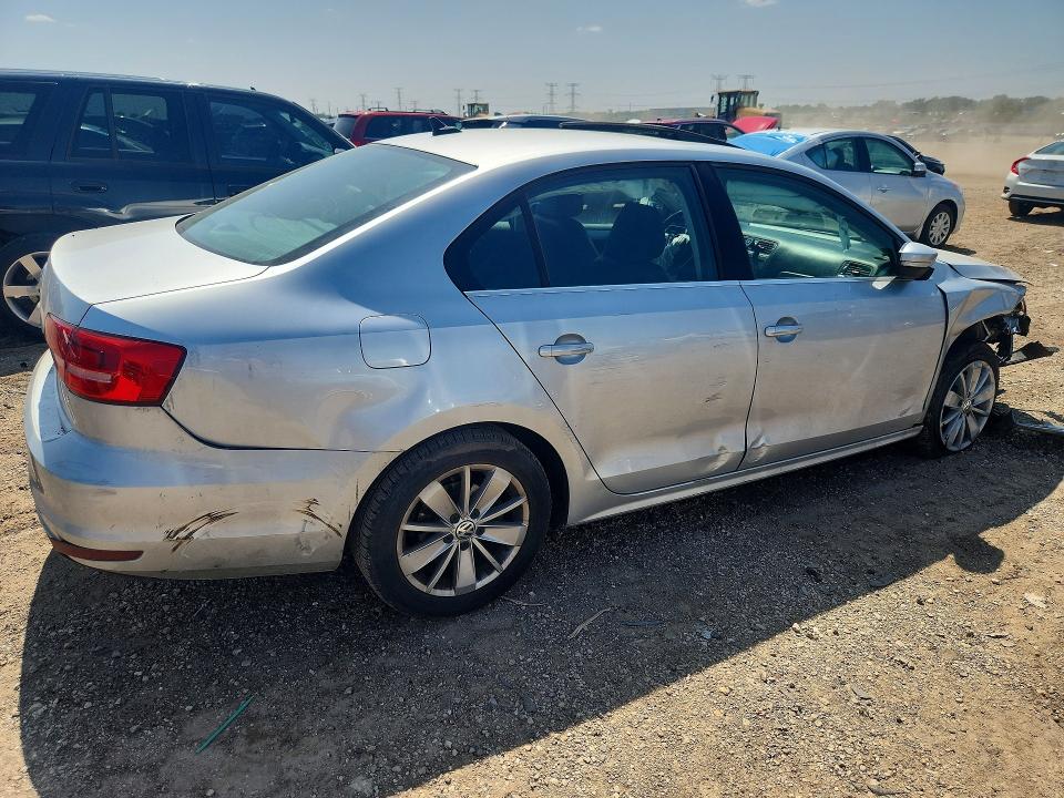 Photo 3 from auction – 2015 VOLKSWAGEN JETTA with VIN 3VWD07AJ6FM257989