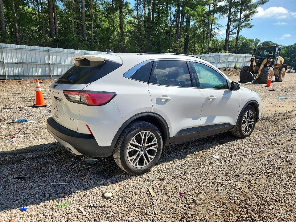 Photo 3 from auction – 2020 FORD ESCAPE with VIN 1FMCU0H60LUA24169