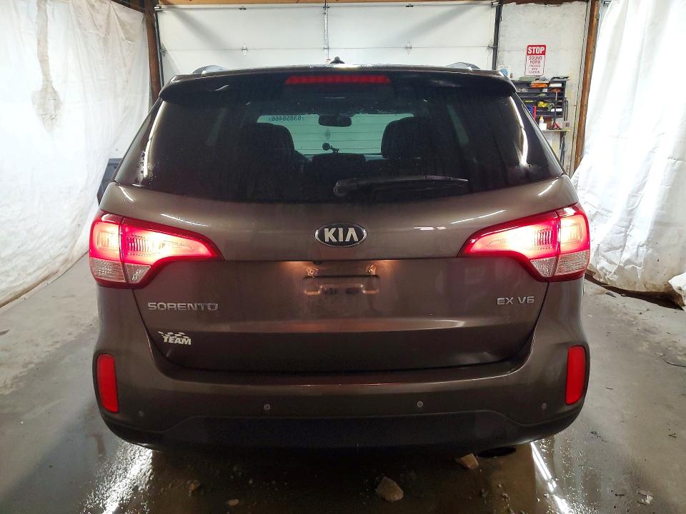 Photo 6 from auction – 2015 KIA SORENTO with VIN 5XYKUDA79FG621806