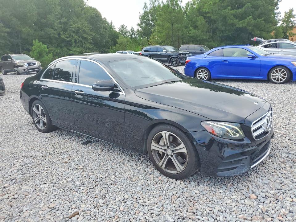 Photo 4 from auction – 2017 MERCEDES-BENZ E with VIN WDDZF4KB9HA088098