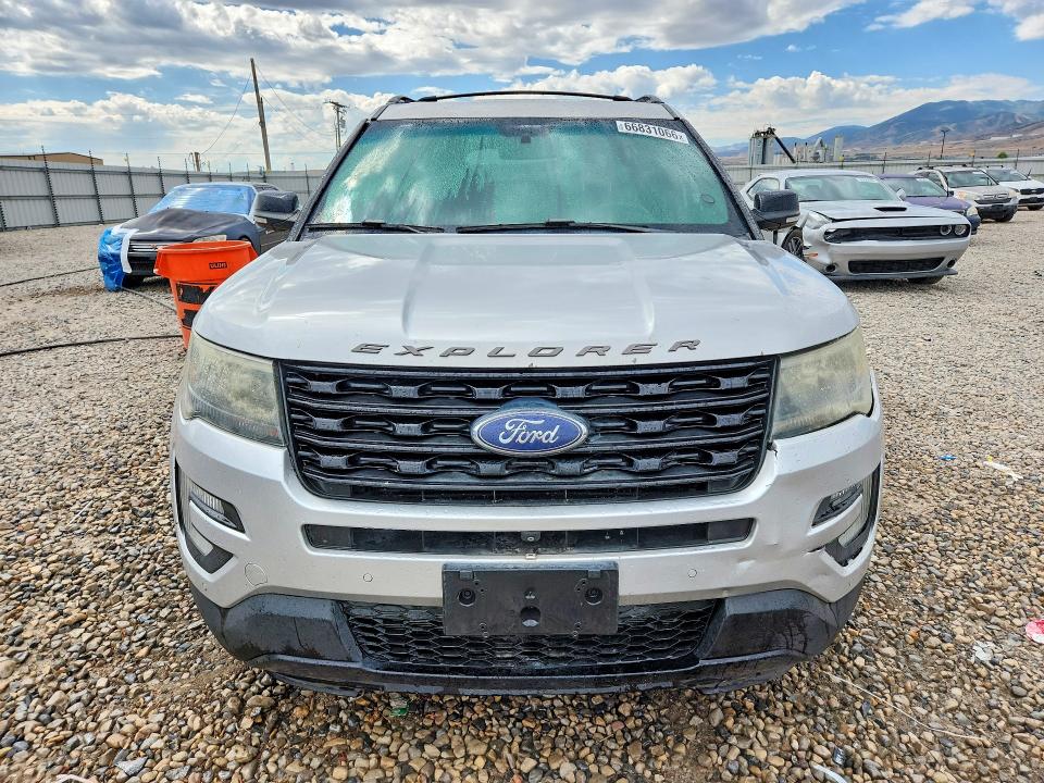 Zdjęcie 5 z aukcji – 2017 FORD EXPLORER z VIN 1FM5K8GT3HGA34012