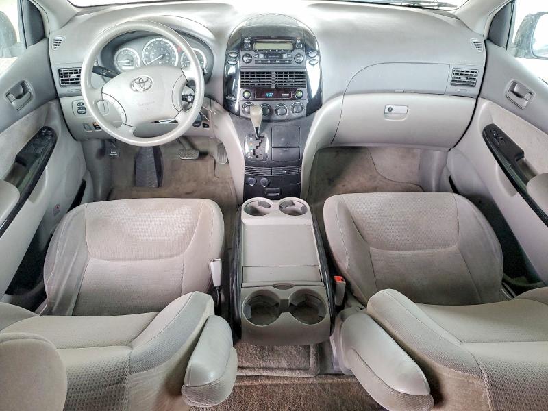 Photo 8 from auction – 2004 TOYOTA SIENNA with VIN 5TDZA23C14S077596