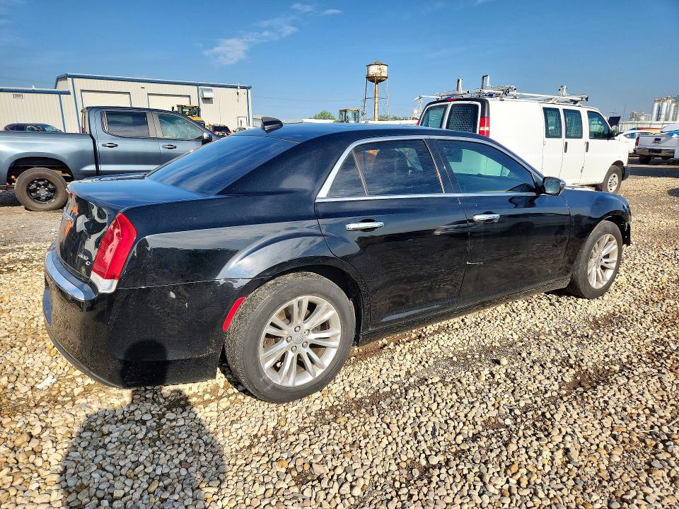 Photo 3 from auction – 2016 CHRYSLER 300C with VIN 2C3CCAEG3GH135631