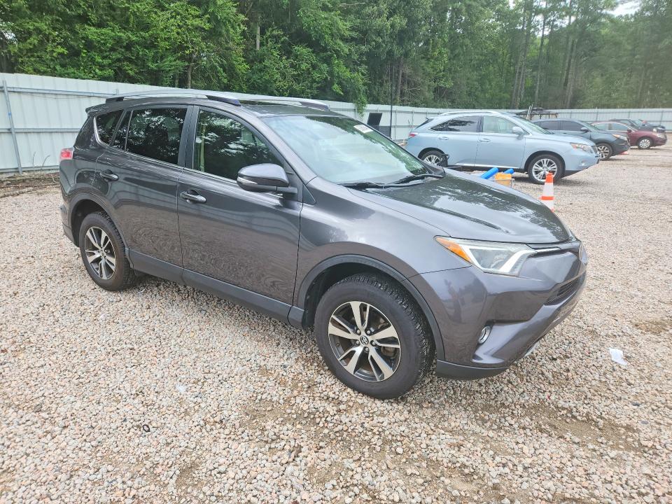 Photo 4 from auction – 2017 TOYOTA RAV4 with VIN JTMWFREV3HJ704653
