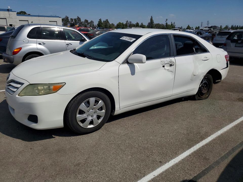 TOYOTA CAMRY 2011 с VIN 4T1BF3EK2BU635263 - Фото с аукциона