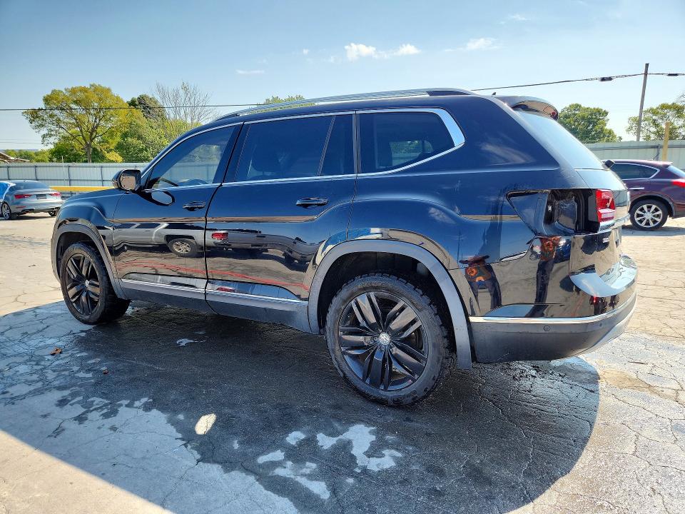 Photo 2 from auction – 2018 VOLKSWAGEN ATLAS with VIN 1V2NR2CA4JC562221