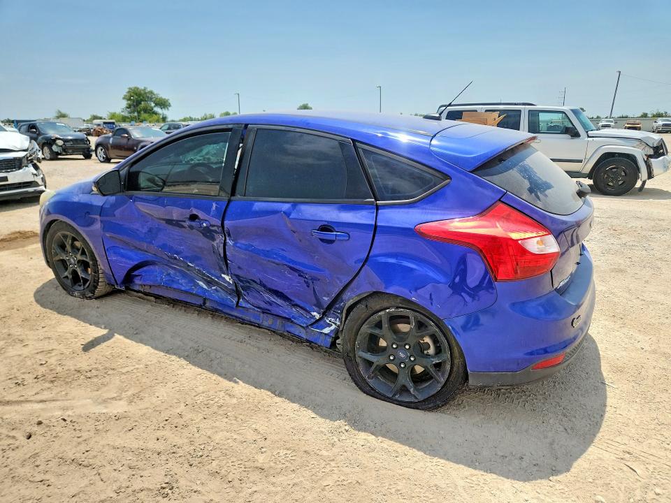 Снимка 2 от търг – 2014 FORD FOCUS с VIN 1FADP3K23EL372361