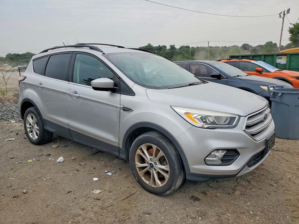 Photo 4 from auction – 2018 FORD ESCAPE with VIN 1FMCU9HD9JUA68252