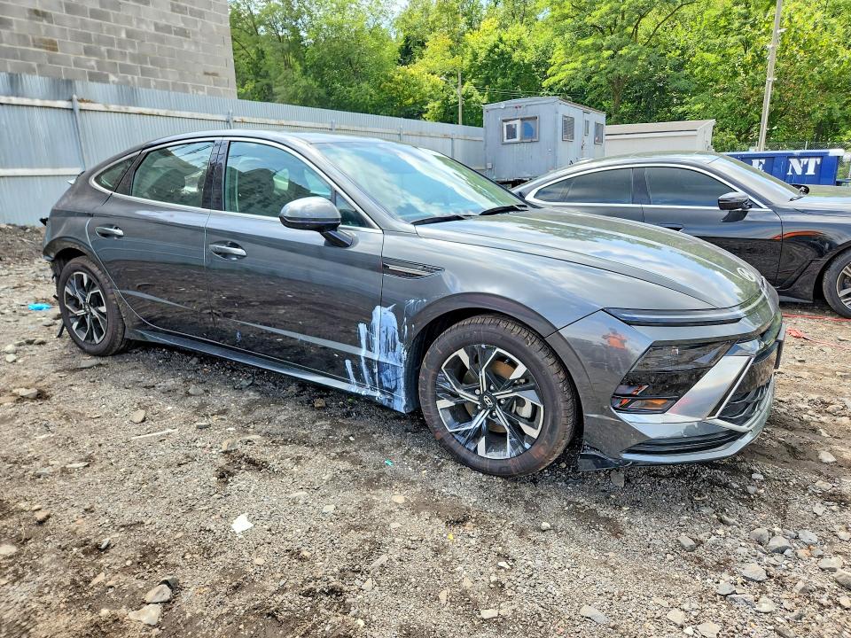 Photo 4 from auction – 2025 HYUNDAI SONATA with VIN KMHL64JA8SA432273