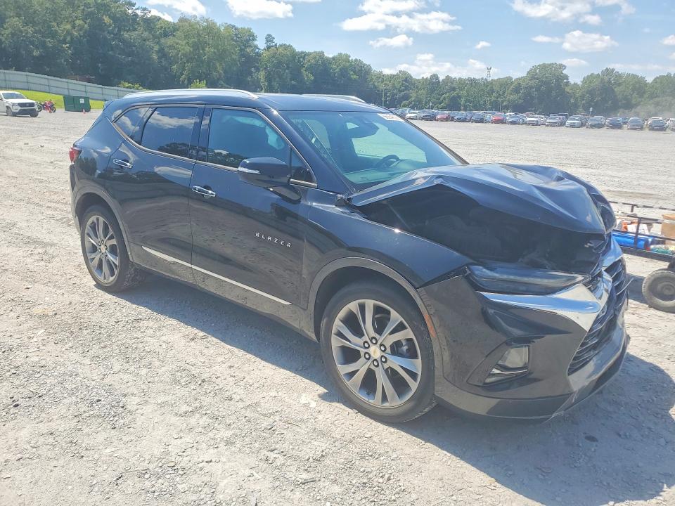 Photo 4 from auction – 2022 CHEVROLET BLAZER with VIN 3GNKBFRS1NS159367