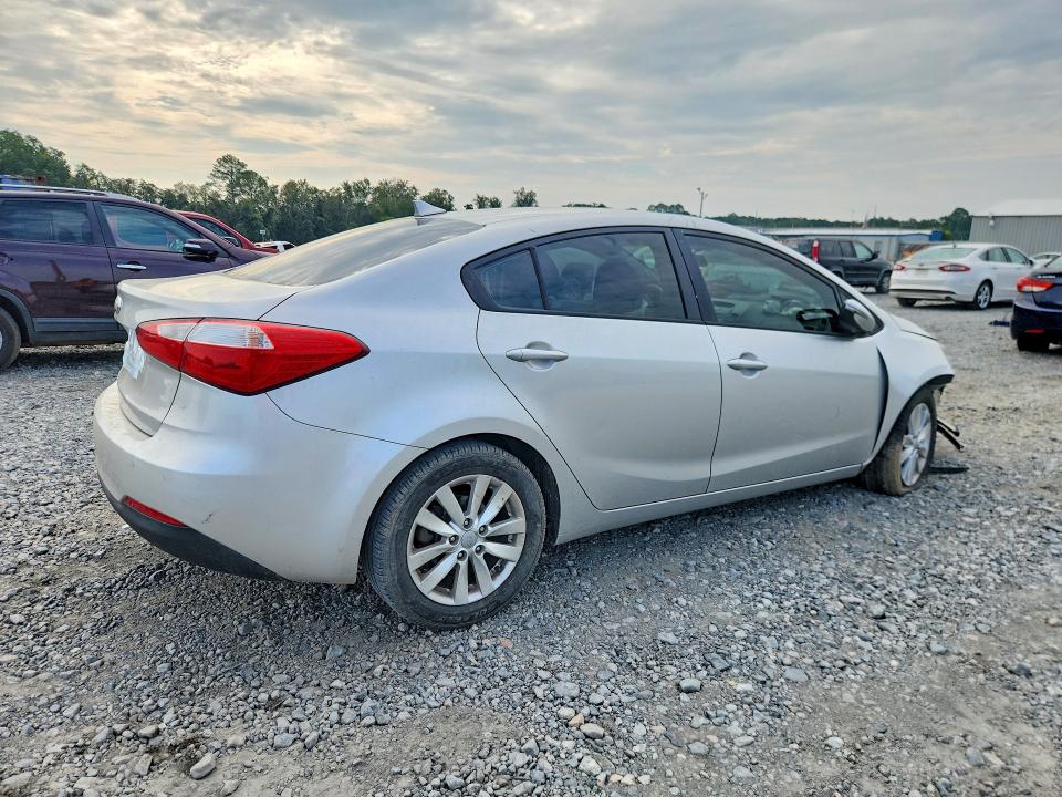 Photo 3 from auction – 2015 KIA FORTE with VIN KNAFX4A67F5272165