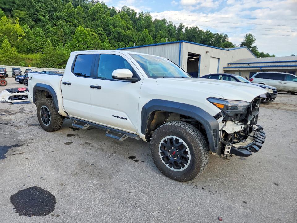 Photo 4 from auction – 2024 TOYOTA TACOMA with VIN 3TMLB5JN9RM045270