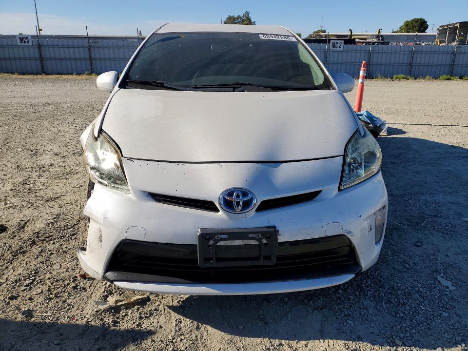 Photo 5 from auction – 2013 TOYOTA PRIUS with VIN JTDKN3DU7D5590635